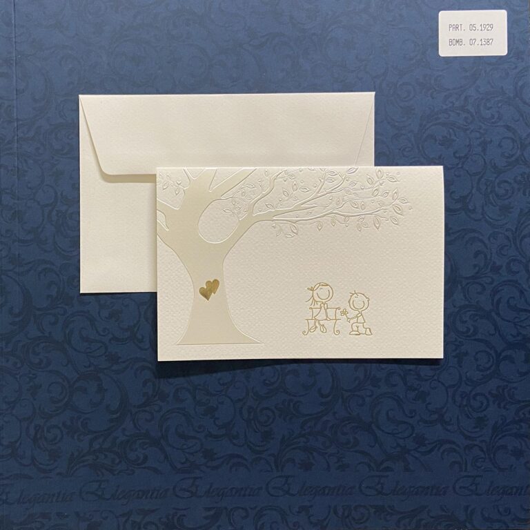 Partecipazione con disegno sposi sotto albero: chiusa