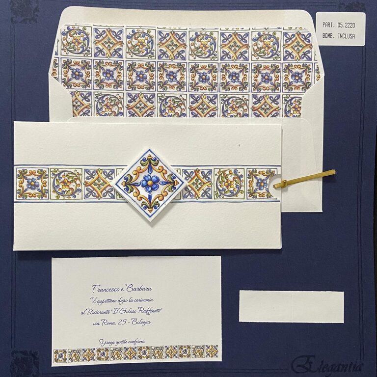Partecipazione con illustrazione di maioliche: chiusa. In copertina un rombo decorato a simulare una maiolica